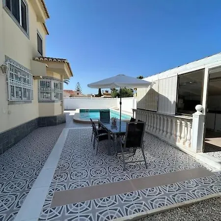 Con Piscina Privada En