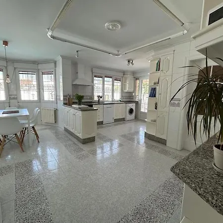 Con Piscina Privada En