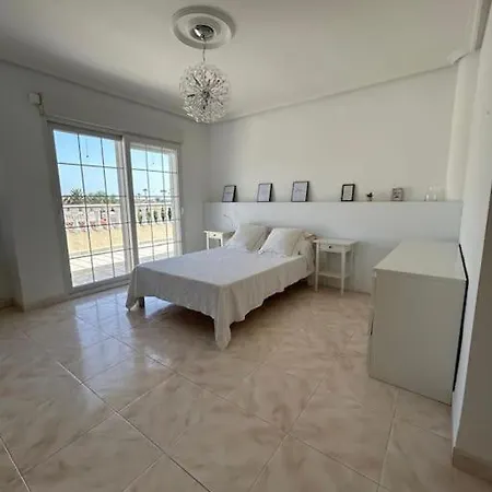 Con Piscina Privada En Villa