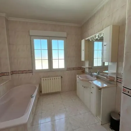 Villa Con Piscina Privada En