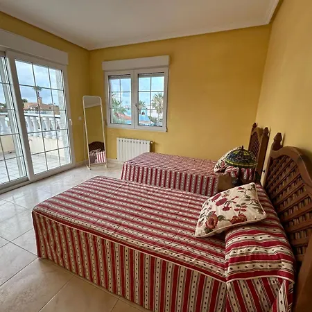 Con Piscina Privada En Villa Torrevieja